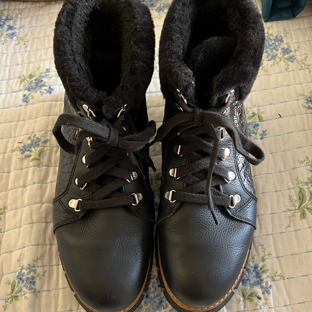 Oscar Sport size 10 black hiking/snow boots